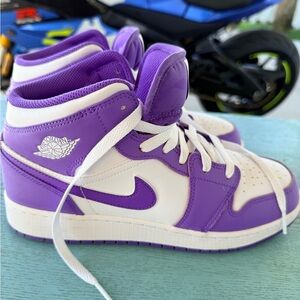 Air Jordan 1 Mid in Purple Venom